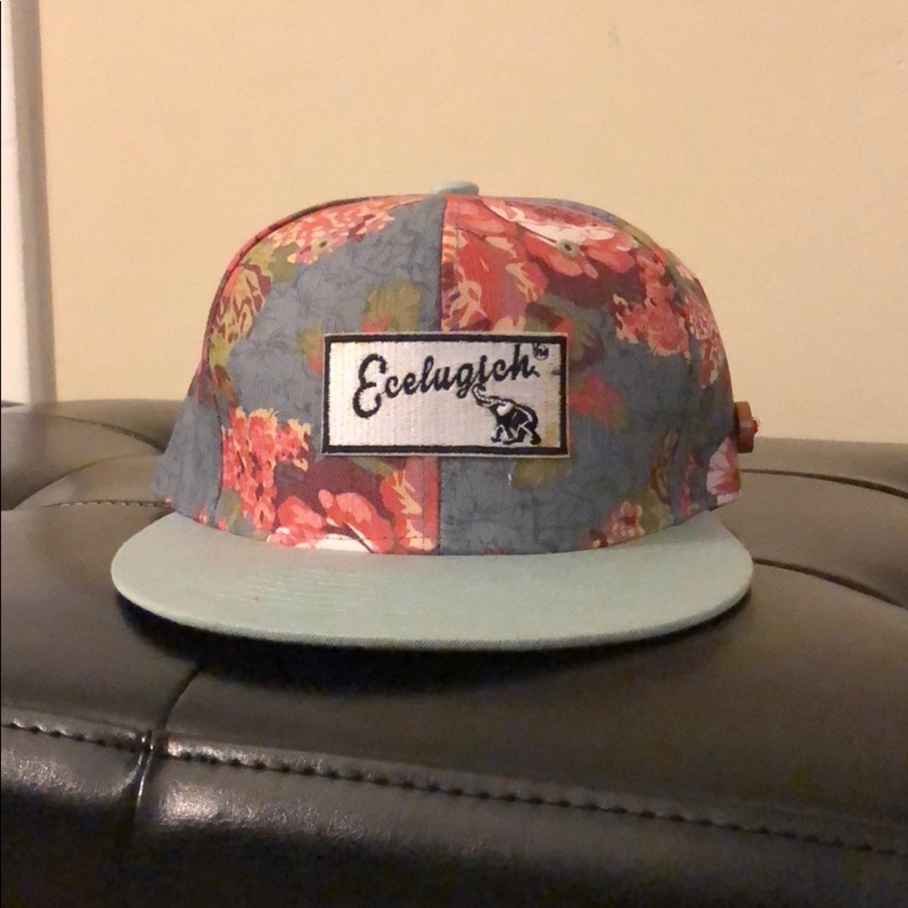 Ecelugich floral hat